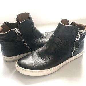 Leather Kenneth Cole slip on zipper